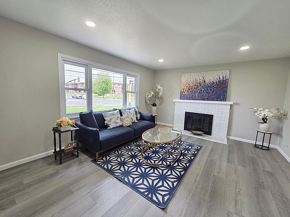 3rd image of 5201 W 84th St
