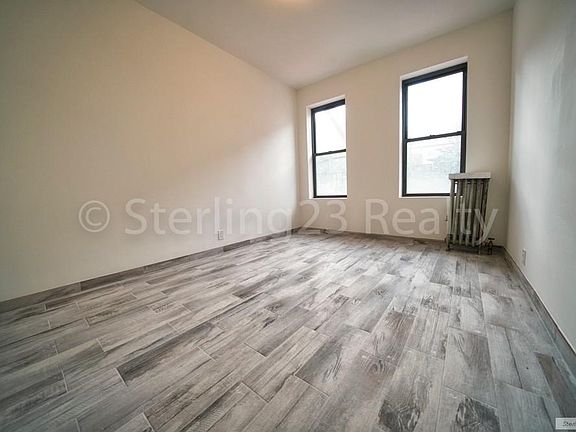 5th image of 8919 32nd Ave APT B5