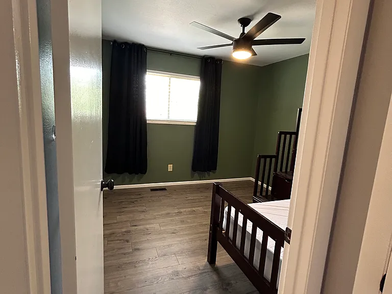 1184 Stanton St — Photo 17