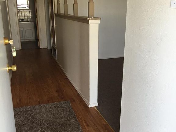 3rd image of 1032 N Wells St