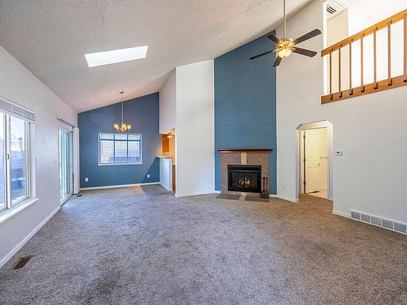 4th image of 1909 Juniper St