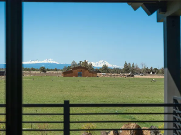 23636 Ten Barr Trl, Bend, OR 97701