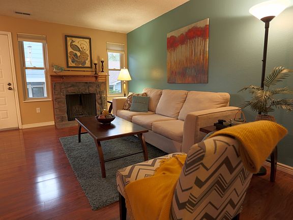Gorgeous wood laminate flooring on main level