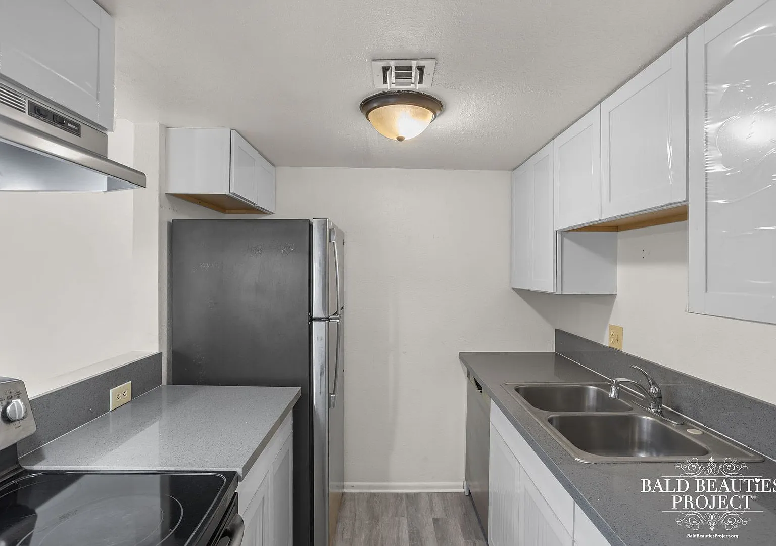 Peppertree Apartments — Photo 1