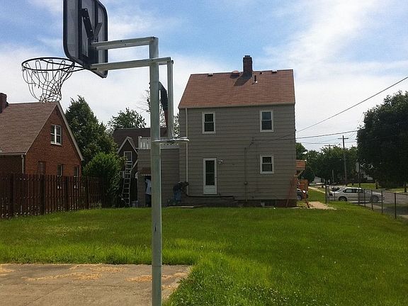 5th image of 884 E 236th St