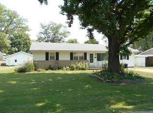 906 S Glenwood St, Effingham, IL 62401