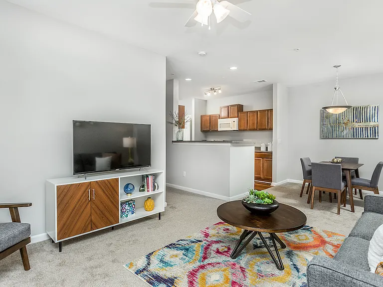Legacy North Pointe Apartments — Photo 10