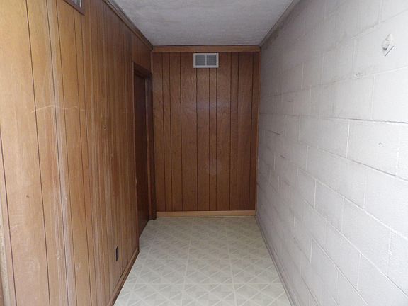 4th image of 133.5 Holmes St