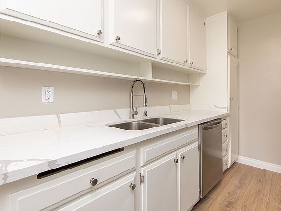 4th image of 11657 Rochester Ave #3