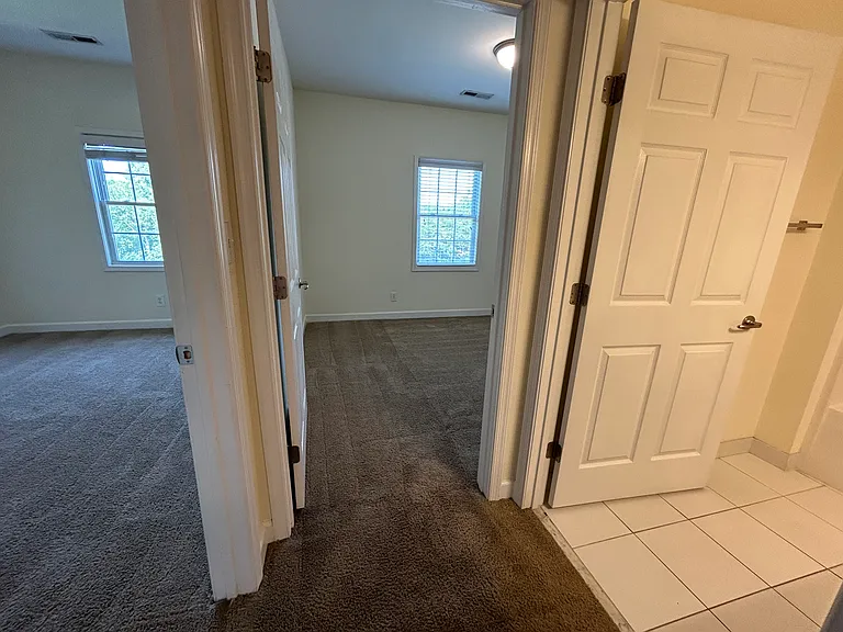 Kendall Square Apartments — Photo 58