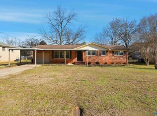 3504 Cable St NW, Huntsville, AL 35810