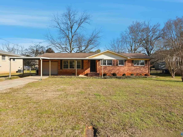 3504 Cable St NW, Huntsville, AL 35810