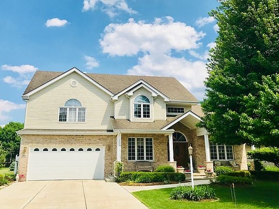 5th image of 190 Barrington Dr