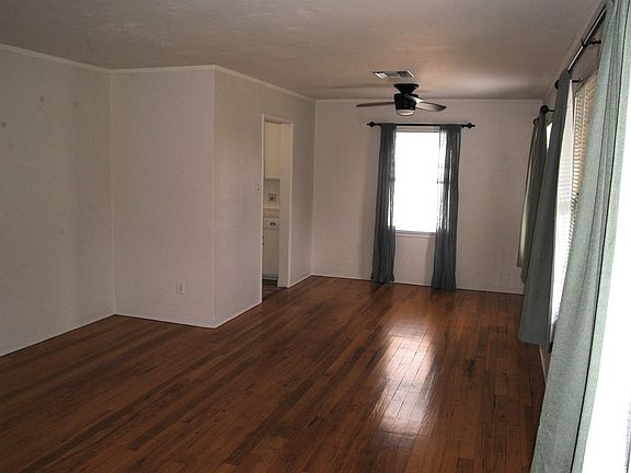 3rd image of 3005 Spruce St