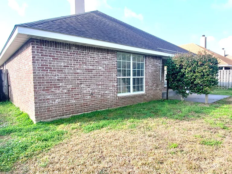 4006 Meadow Oak Ln — Photo 16