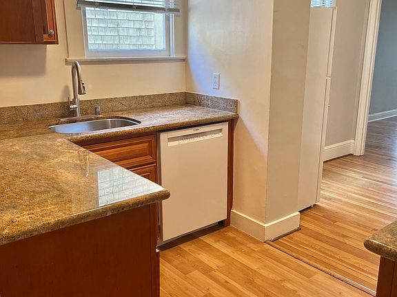 5th image of 2969 Jackson St #103