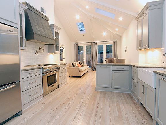 4th image of 7719 Plum St