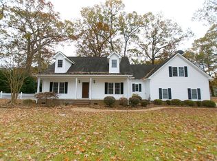 215 Pinewood Dr, Camden, NC 27921