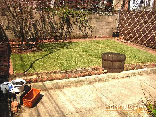 Rented by aptsandlofts.com | media 29