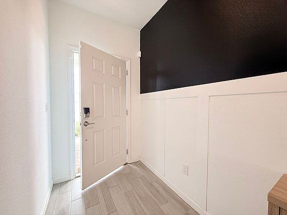 4th image of 9931 Lovage Ln