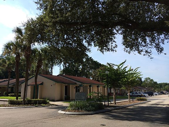 5th image of 8339 Pembrook Villas Cir #8254