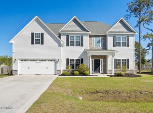 935 Needlerush Rd, Sneads Ferry, NC 28460