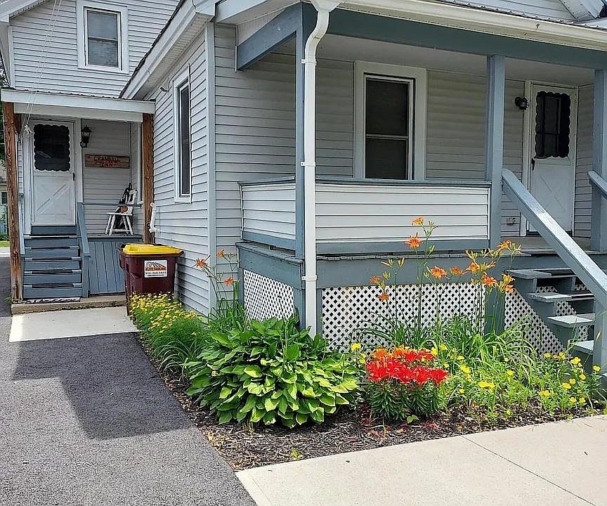 1st image of 54 Crandall St #1