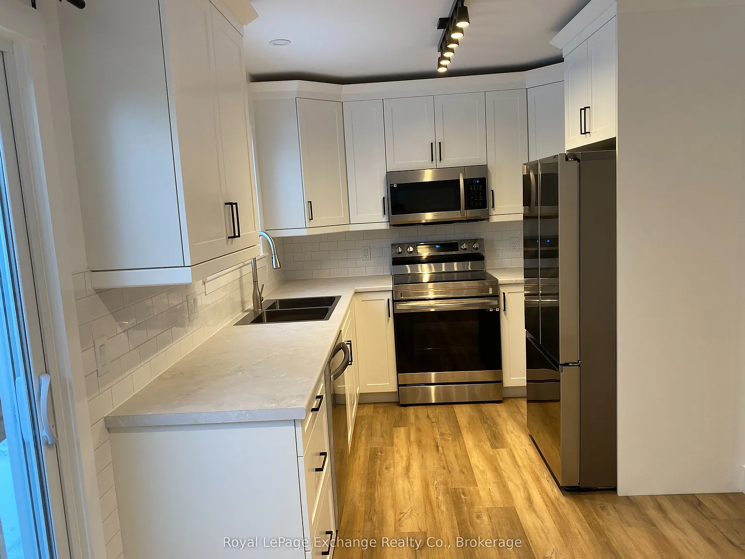 2 bed, $2,100 — Photo 4