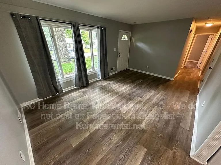 7707 E 108th Ter — Photo 3