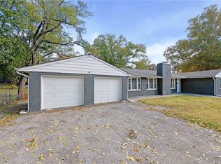 3401 S Denton Rd, Independence, MO 64052