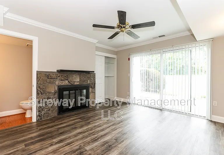 1810 Pennland Ct — Photo 3