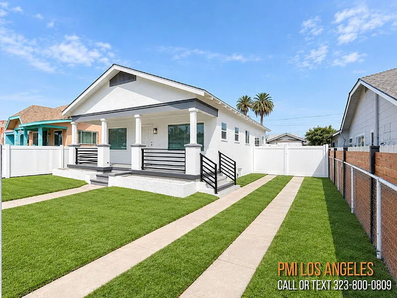 1313 W 84th Pl