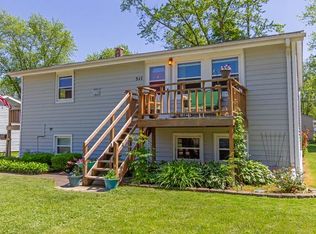 511 Apache Ave, Carpentersville, IL 60110