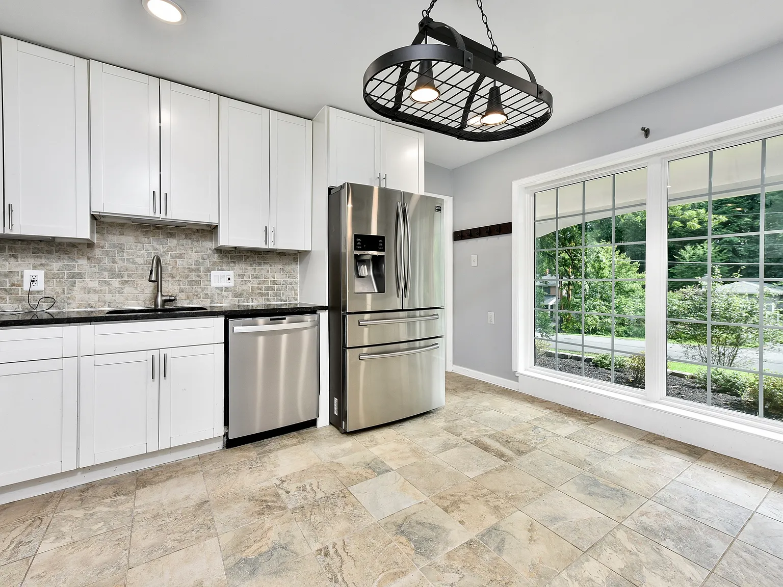 4 bed, 1520 sqft, $4,000 — Photo 2