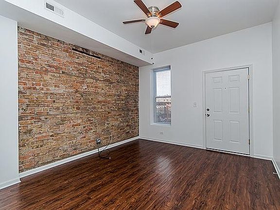 3rd image of 822 N Hermitage Ave APT 2R
