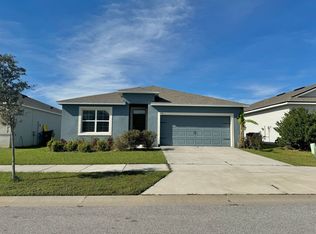 459 Autumn Stream Dr, Auburndale, FL 33823