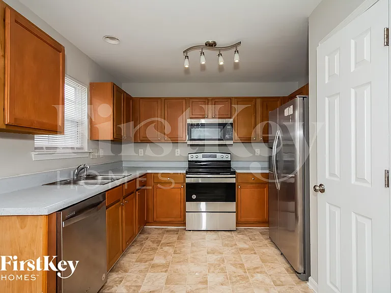 7301 Hidden Creek Dr — Photo 6
