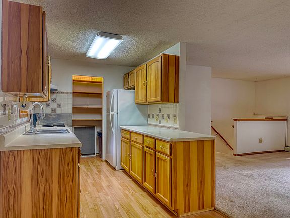 3rd image of 1170 Lake Dr