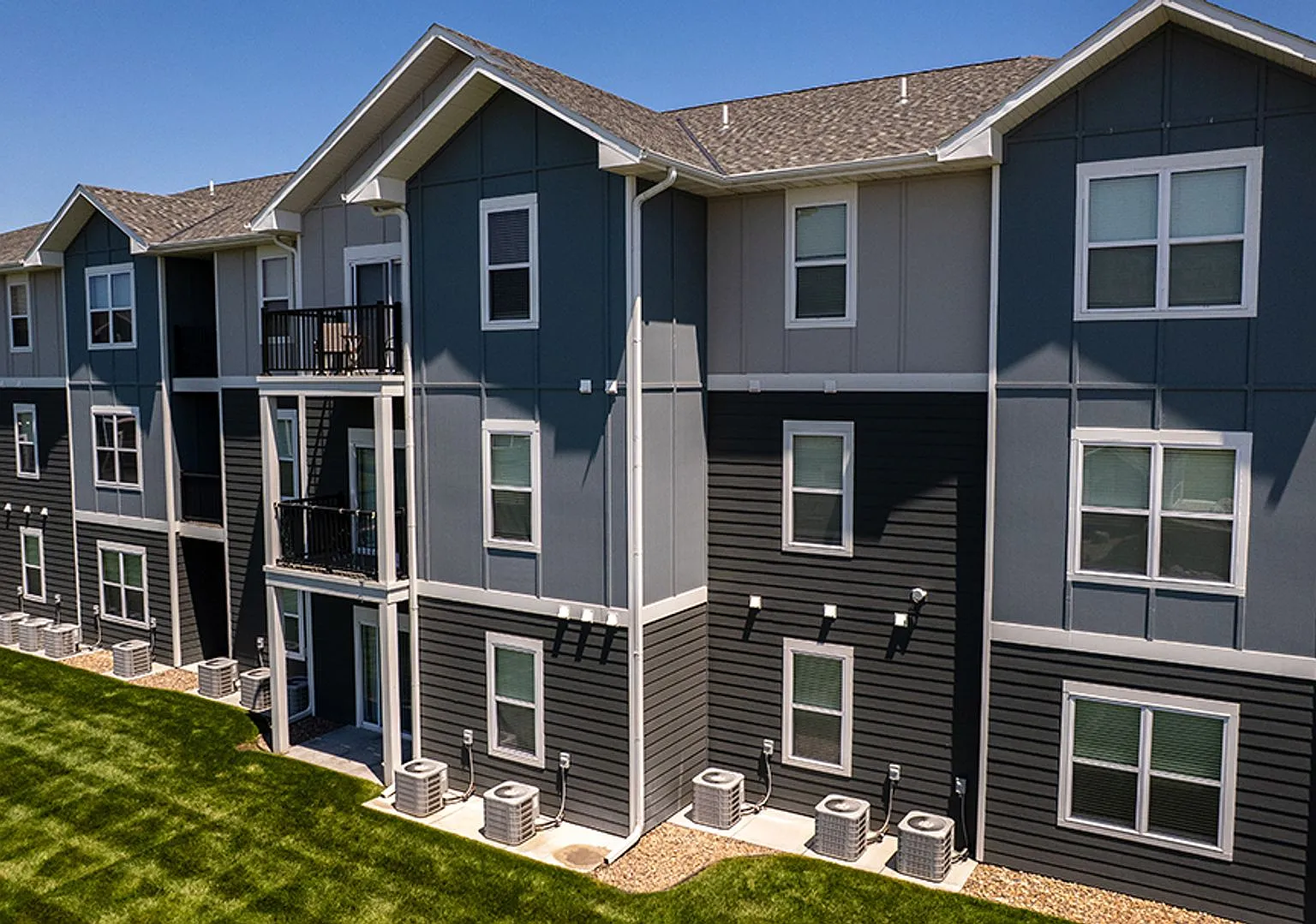 Prairie Heights Apartments — Photo 1