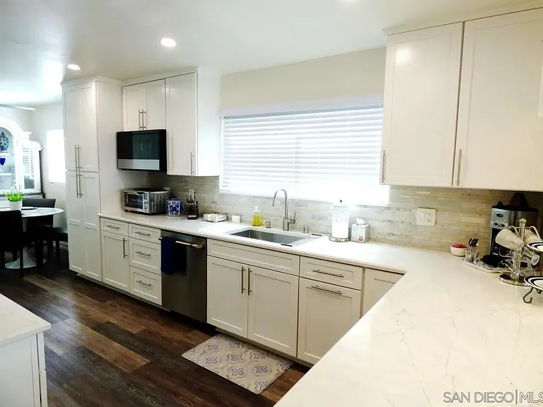 1115 Pearl St #6 — Photo 5