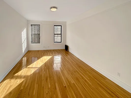 2 South Pinehurst Avenue #6B