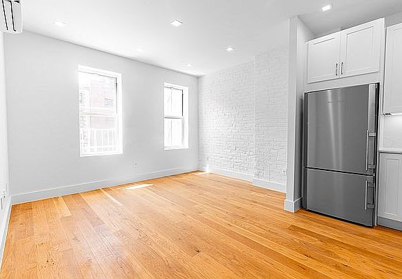 4th image of 90 Atlantic Ave #41