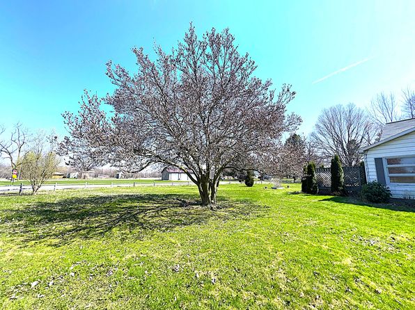 3316 Glendora Rd, Three Oaks, MI 49128