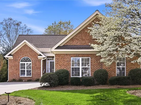 1332 Whitworth Ct, Kernersville, NC 27284