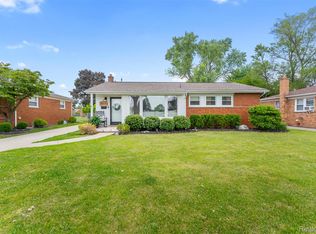 35438 Orangelawn St, Livonia, MI 48150