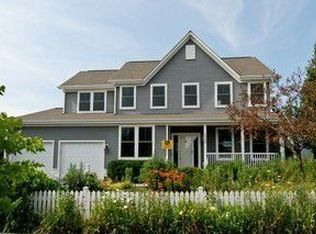 1352 Wild Indigo Rd, Grayslake, IL 60030