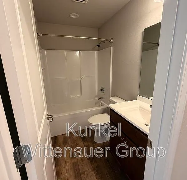 8401 Allied Way — Photo 17