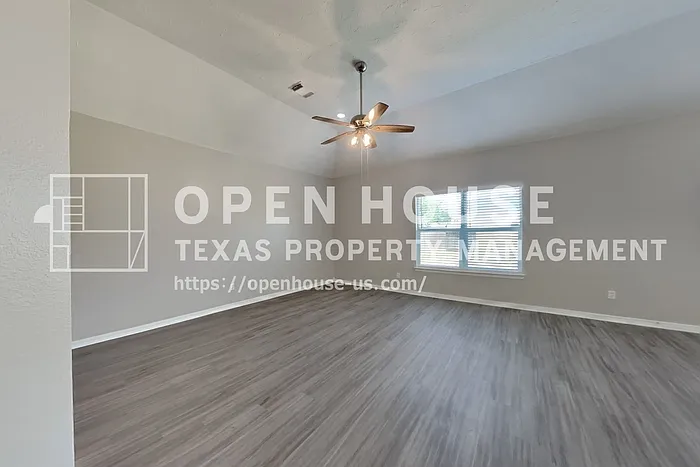 4 bed, 2.0 bath, 1787 sqft, $2,100 — Photo 3