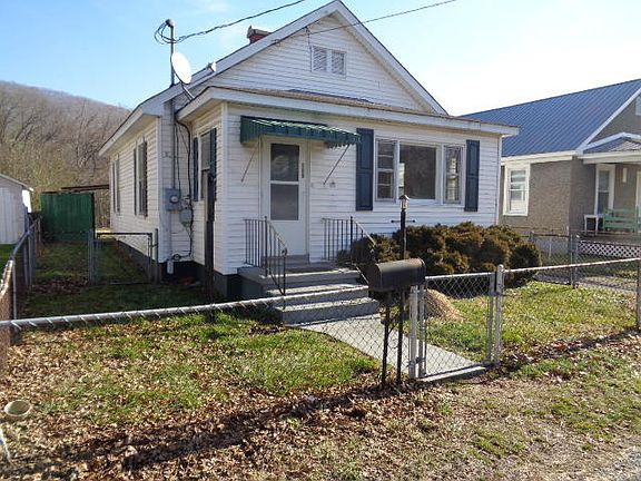 2nd image of 905 N Greenbrier Ave