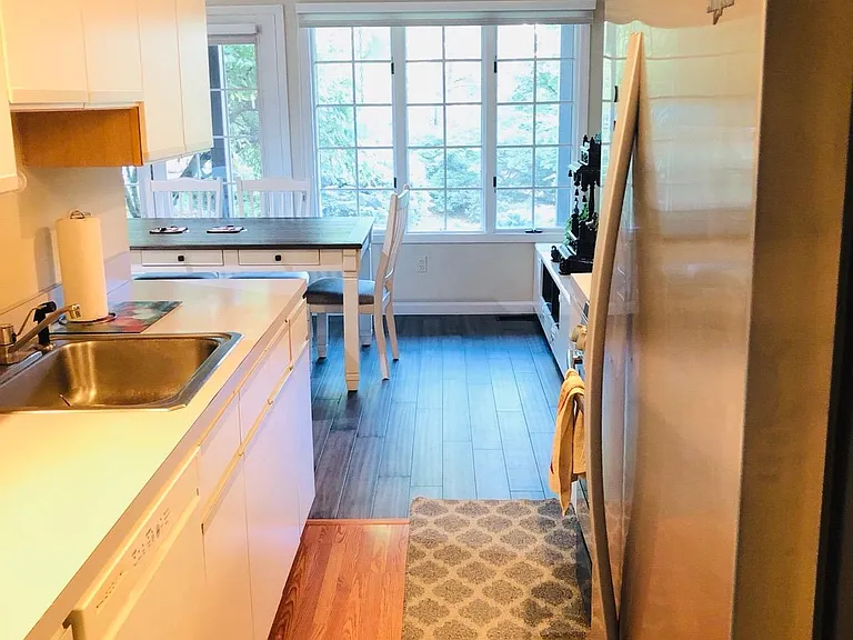 166 Surrey Ct #166 — Photo 35